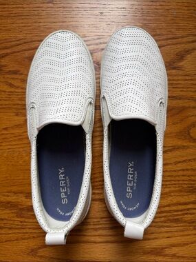 Sperry Crest Twin Gore Perforated White Leather Slip-On Sneakers